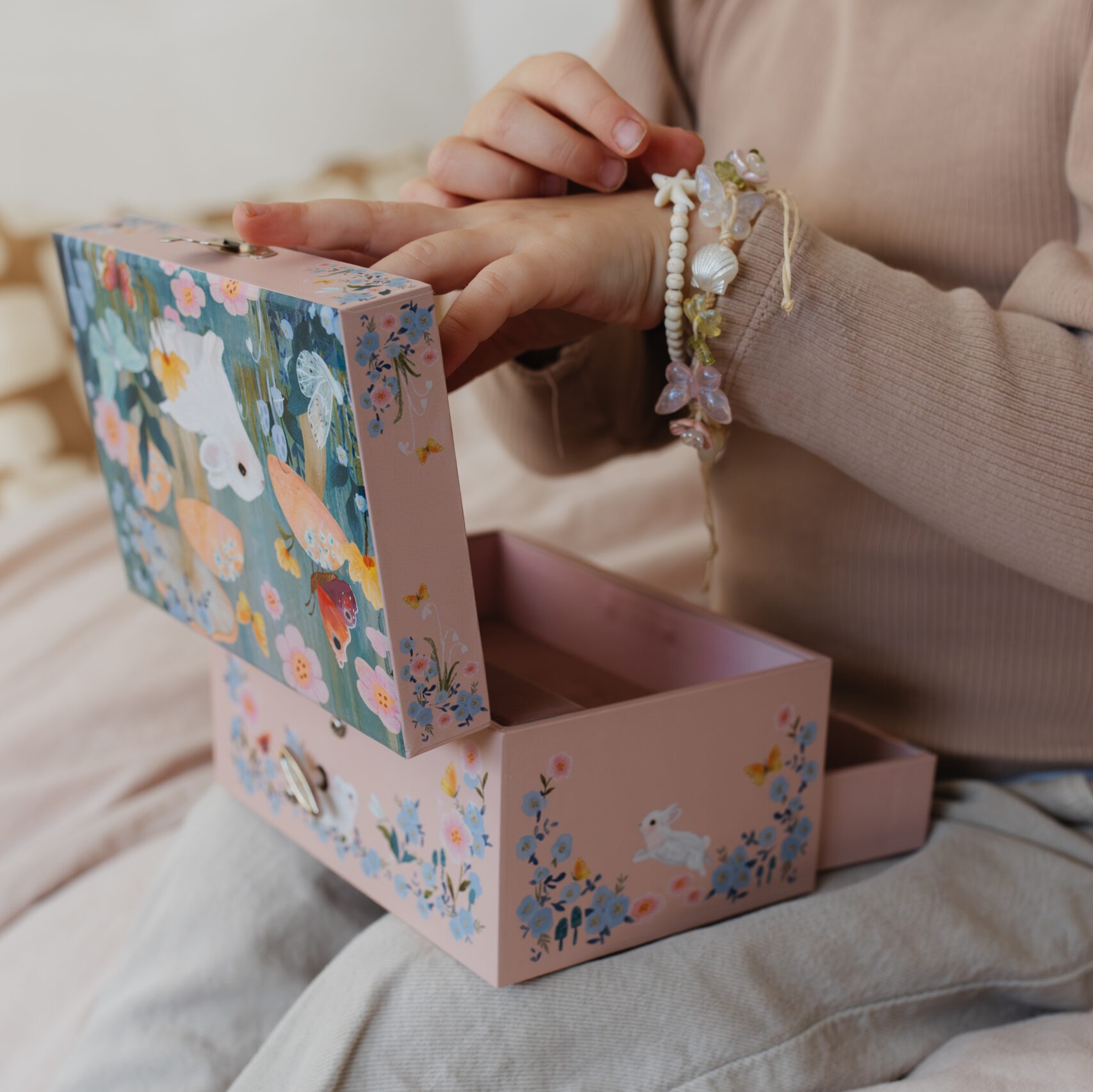 Petit Monkey muusikaga ehtekarp Rabbit